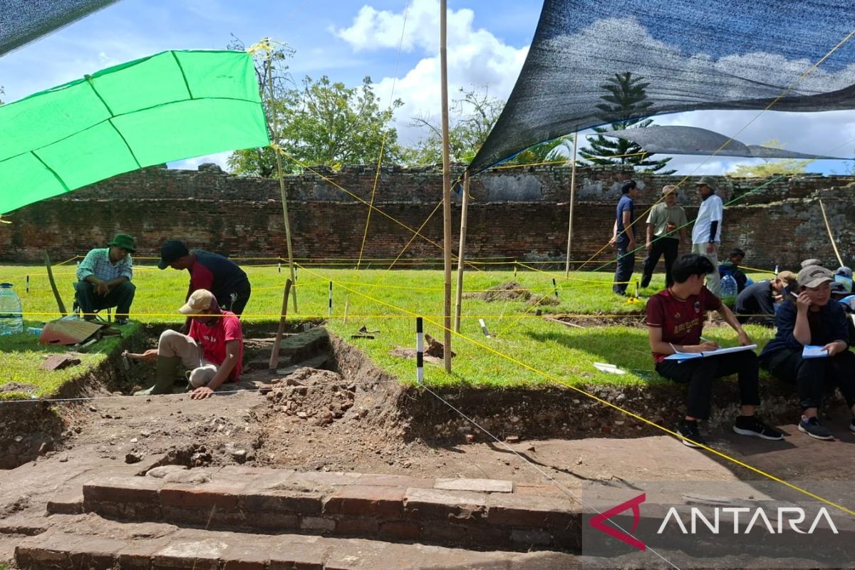 Rencana Khusus: Arkeolog temukan struktur bangunan dan peluru VOC di Benteng Speelwijk