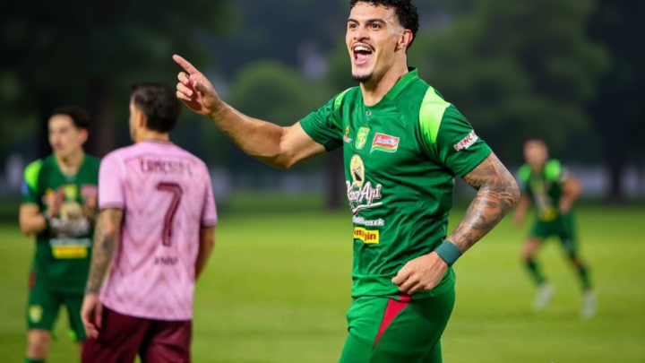 Laga derbi Jatim – Persebaya Surabaya cukur Persik Kediri lima gol tanpa balas