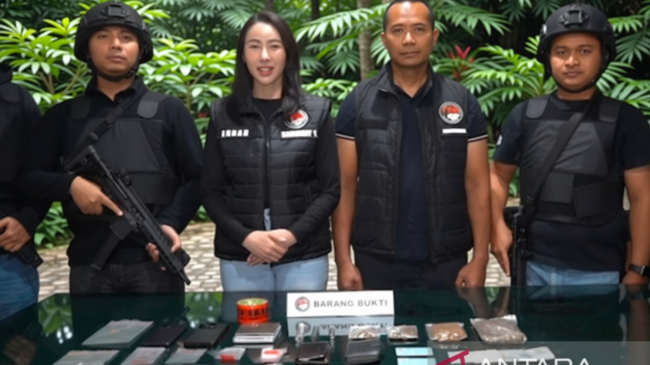 Polisi ungkap peredaran ratusan gram tembakau sintetis di Jaktim