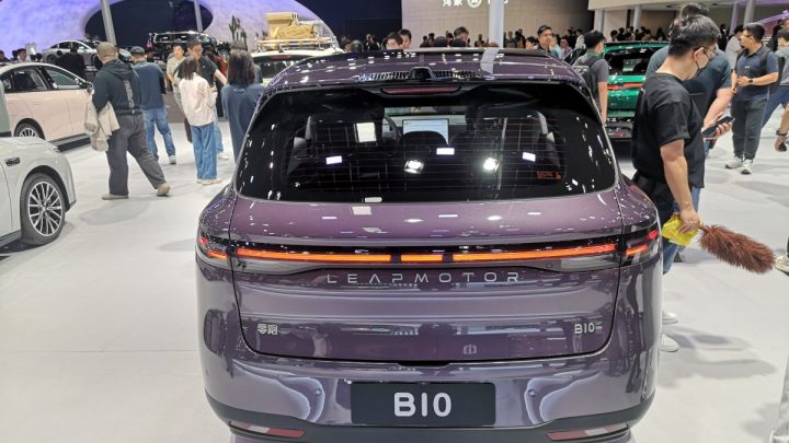 Intip spesifikasi Leapmotor B10 yang punya roda belakang lebih tebal
