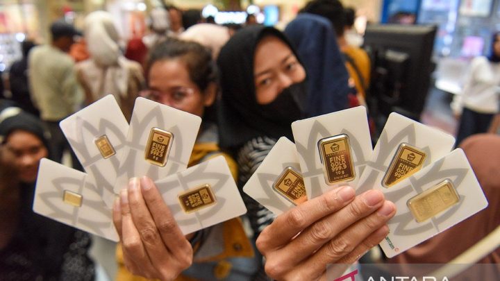 Kamis pagi harga emas Antam naik Rp35.000 menjadi Rp2,8 juta/gr