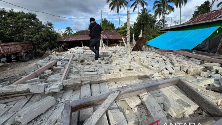Latest Program: Bulog Sulteng bantu logistik pangan untuk warga terdampak gempa