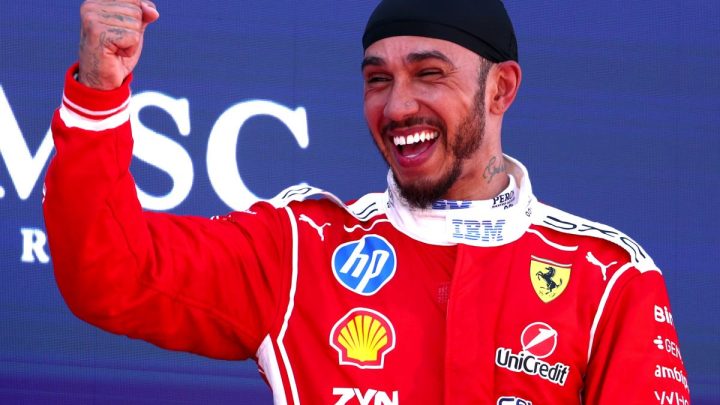 Bos Mercedes tak ingin bersaing dengan Hamilton