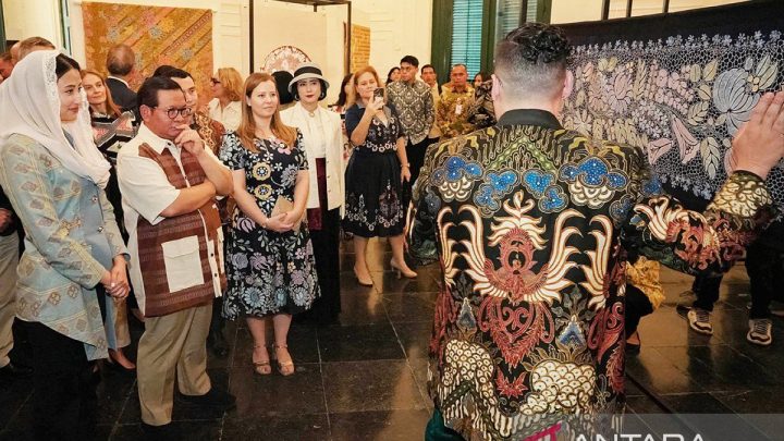 Key Strategy: Pramono apresiasi Pameran Threads of Wax bentuk kolaborasi RI-Hungaria