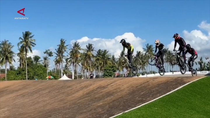 Pembalap Indonesia dominasi Banyuwangi BMX Supercross 2026