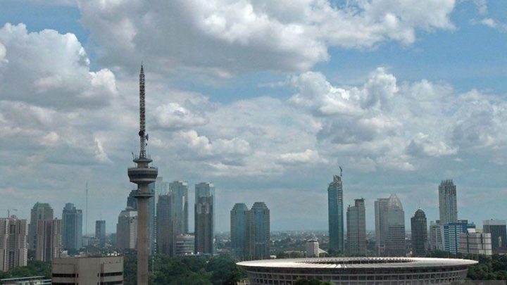 Cuaca Jakarta diperkirakan cerah berawan pada Senin pagi hingga siang