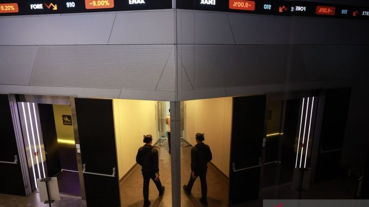 IHSG Rabu dibuka menguat 11,67 poin ke posisi 6.207