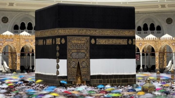 Perpisahan dengan tanah suci – ribuan jamaah padati Kabah untuk Tawaf Wada