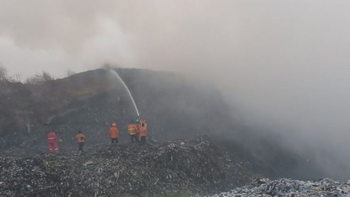 KLH rehabilitasi tata kelola TPA Jatiwaringin setelah pemadaman usai