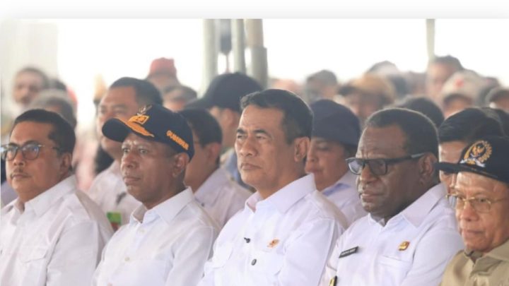 Latest Program: Mentan Amran serahkan bantuan peralatan pertanian bagi petani Merauke