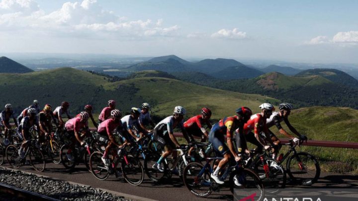 Main Agenda: UCI larang pembalap Tour de France gunakan kantong es