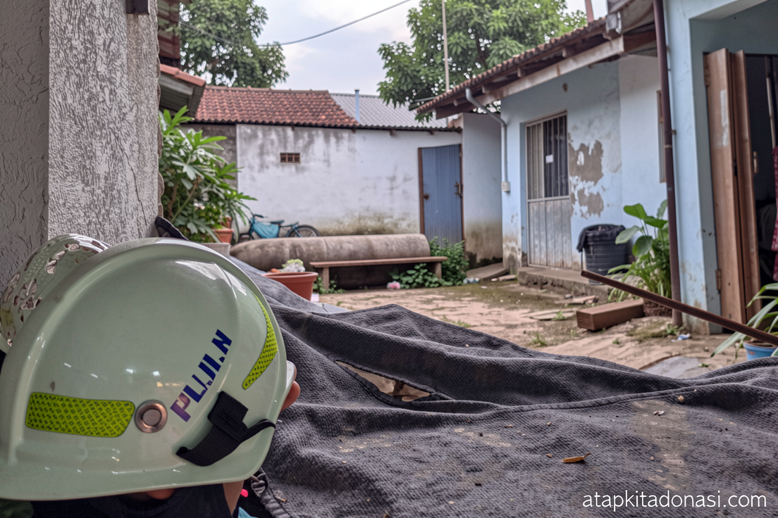 Gulkarmat berjibaku 8 jam padamkan kebakaran dua gudang di Jakut