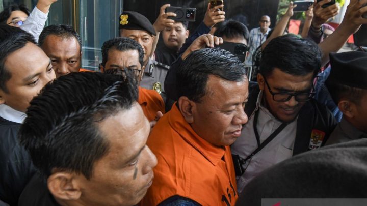 KPK : Land Cruiser terkait suap jabatan sempat dijual ke “showroom”