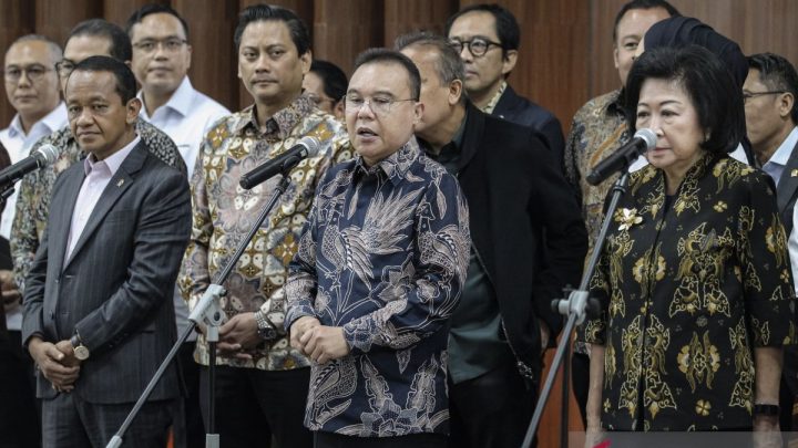 Topics Covered: Kemarin, 15 RUU tentang kabupaten/kota hingga RUU pidana LGBT