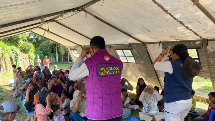 Polda NTT kirim personel berikan terapi USEFT bagi penyintas gempa