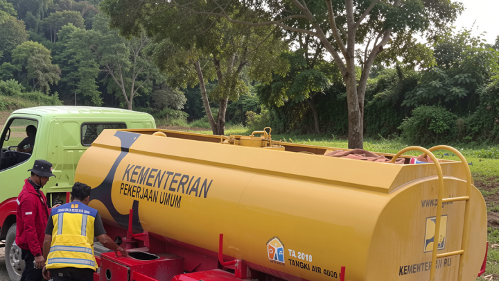 Kementerian PU suplai air untuk tangani Karhutla di Muaro Jambi
